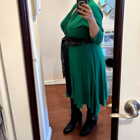 IGIGI Plus Size Asymmetrical Green Dress with Black Belt - Picture 9 of 9